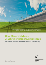 Cover des Bandes mit Gefängnismauer und Stacheldraht